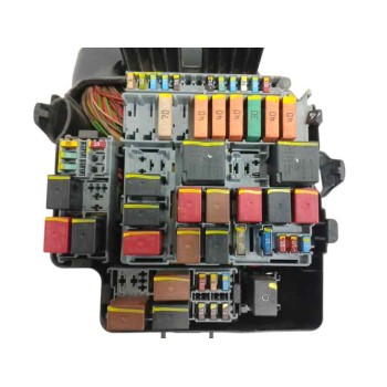 Recambio de caja reles / fusibles para iveco daily furgón 2.3 diesel referencia OEM IAM 5801852354  