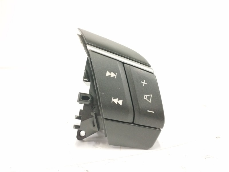 Recambio de mando volante para volvo s60 berlina 2.4 diesel cat referencia OEM IAM 30710707 LADO DERECHO Recambio de mando volante para volvo s60 berlina 2.4 diesel cat referencia OEM IAM 30710707 LADO DERECHO