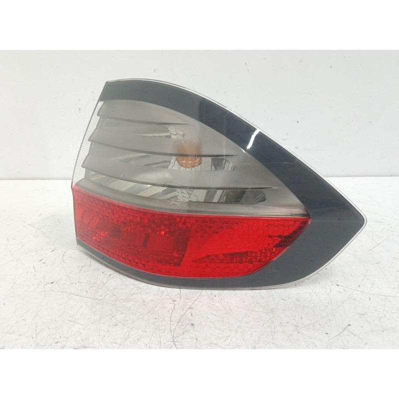 PILOTO TRASERO DERECHO 6M2113404AJ