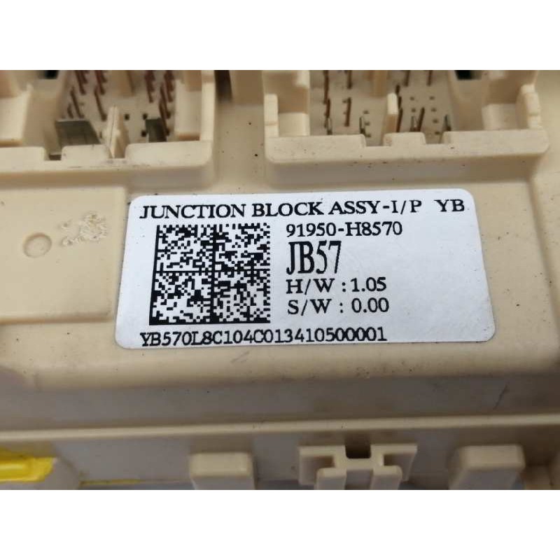 CAJA RELES / FUSIBLES