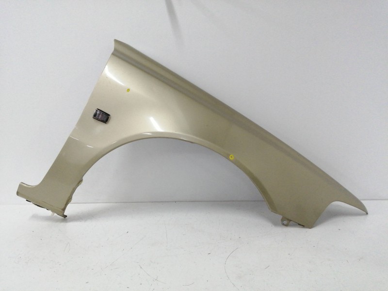 Recambio de aleta delantera derecha para volvo s40 berlina 1.6 cat referencia OEM IAM  OBSERVAR FOTOS 