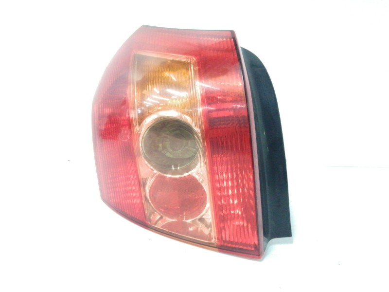 Recambio de piloto trasero izquierdo para toyota corolla (e12) 1.4 turbodiesel cat referencia OEM IAM 8156002301  