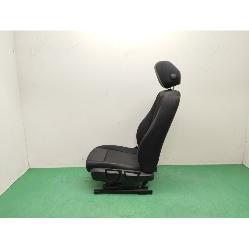 ASIENTO DELANTERO IZQUIERDO