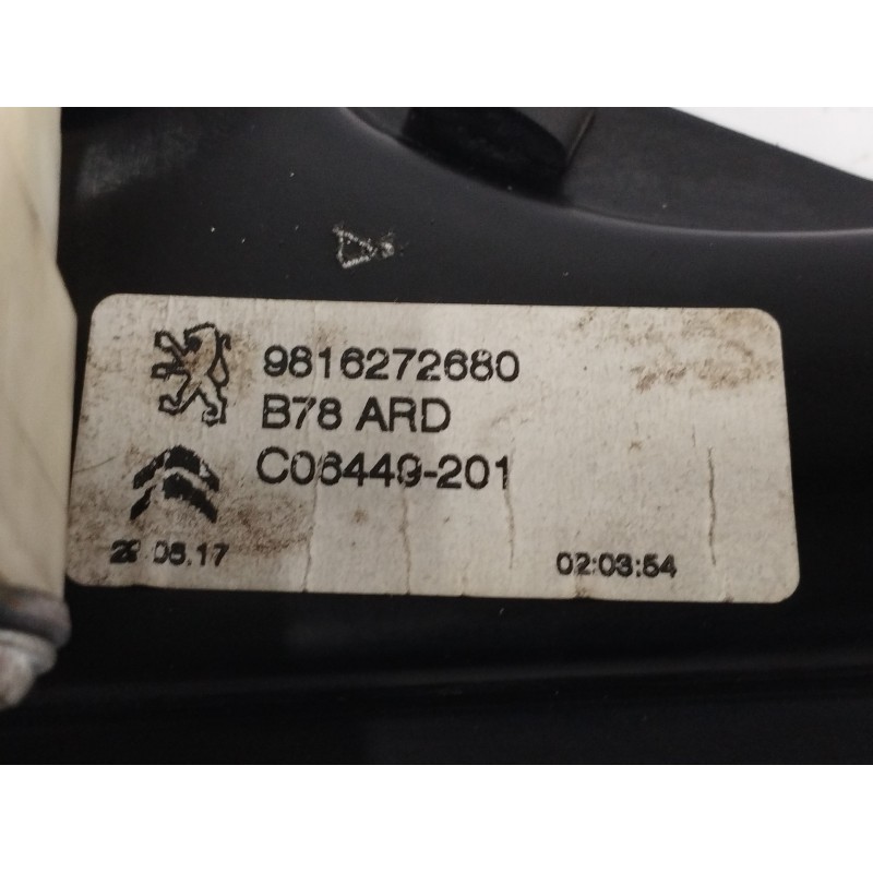 ELEVALUNAS TRASERO DERECHO