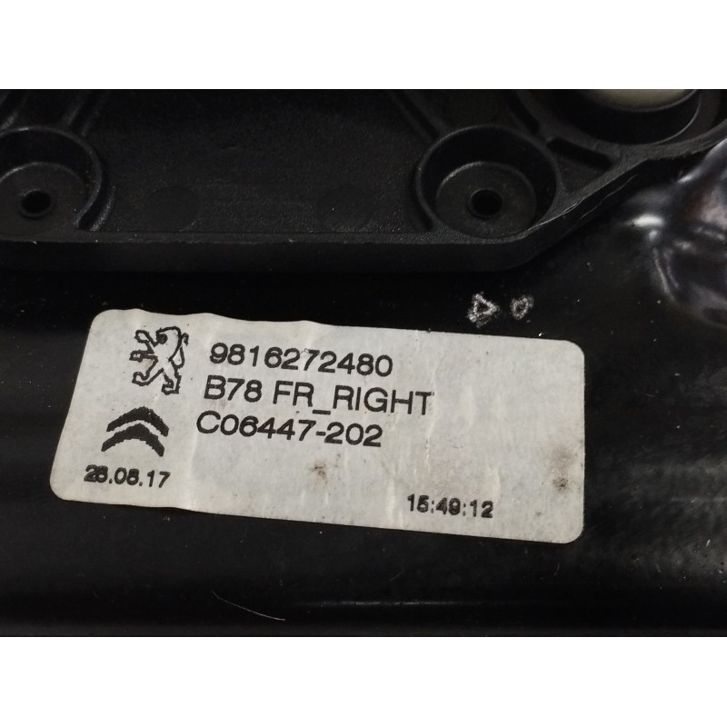 ELEVALUNAS DELANTERO DERECHO 9816271180