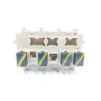 Recambio de caja reles / fusibles para renault kadjar 1.3 tce referencia OEM IAM 8901R  