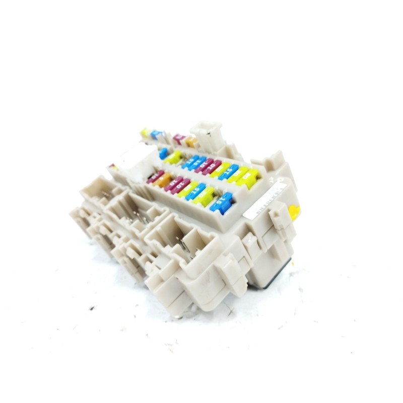 CAJA RELES / FUSIBLES