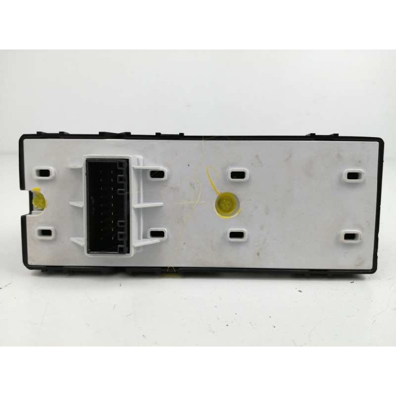 MANDO ELEVALUNAS DELANTERO IZQUIERDO