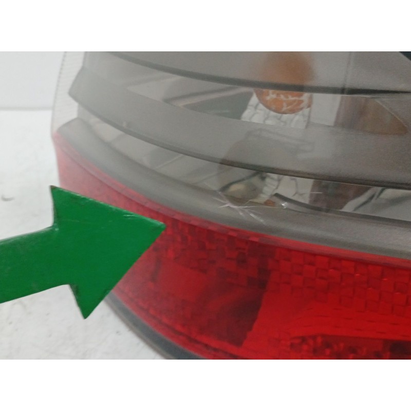 PILOTO TRASERO DERECHO 6M2113404AJ