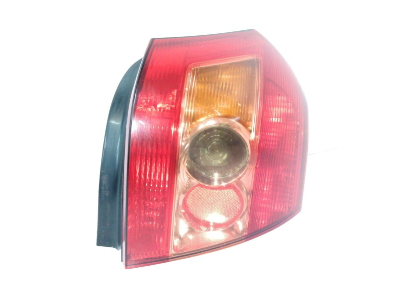 Recambio de piloto trasero derecho para toyota corolla (e12) 1.4 turbodiesel cat referencia OEM IAM 8155002301  