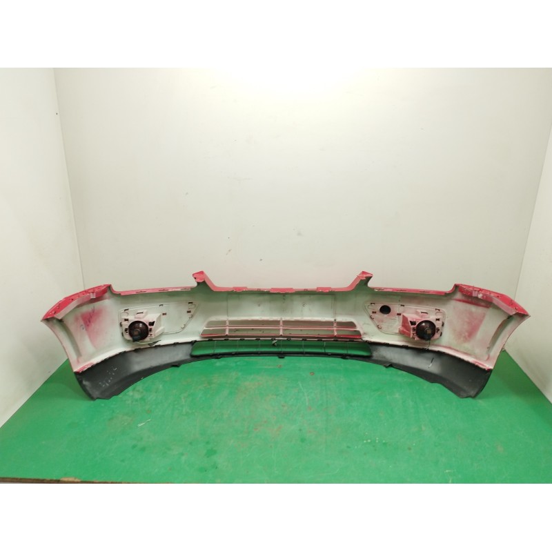 PARAGOLPES DELANTERO NECESITA REPARACION