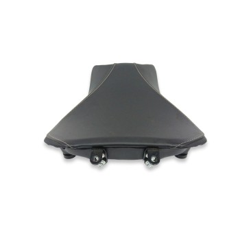 Recambio de asiento moto para benelli bn 125 bn 125 referencia OEM IAM 51100L290000  