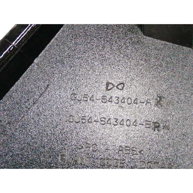 MOLDURA TRASERA PORTON NEGRO