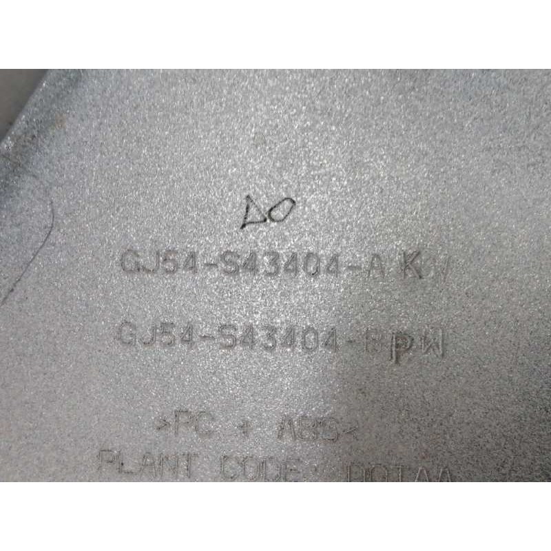 MOLDURA TRASERA PORTON BLANCO PERLA