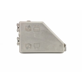 CAJA RELES / FUSIBLES YQE103111R 