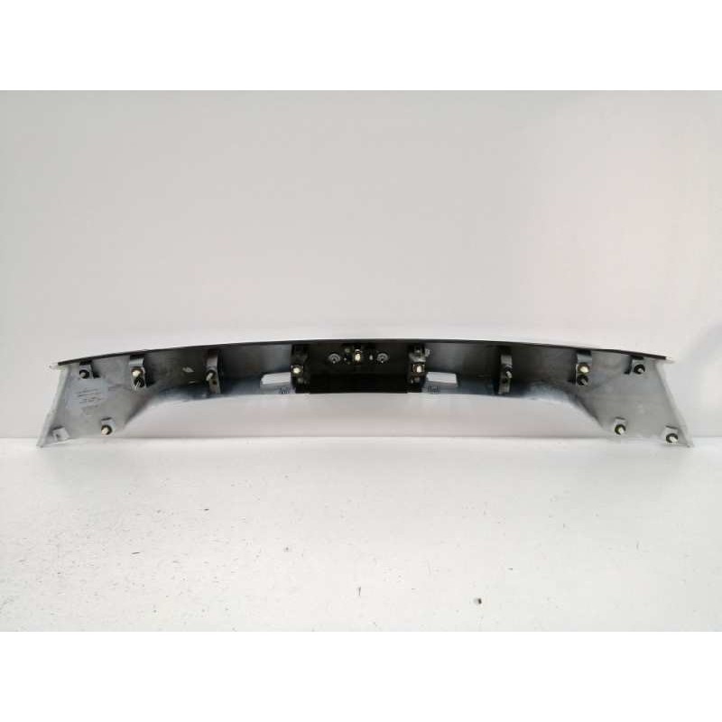 MOLDURA TRASERA PORTON BLANCO