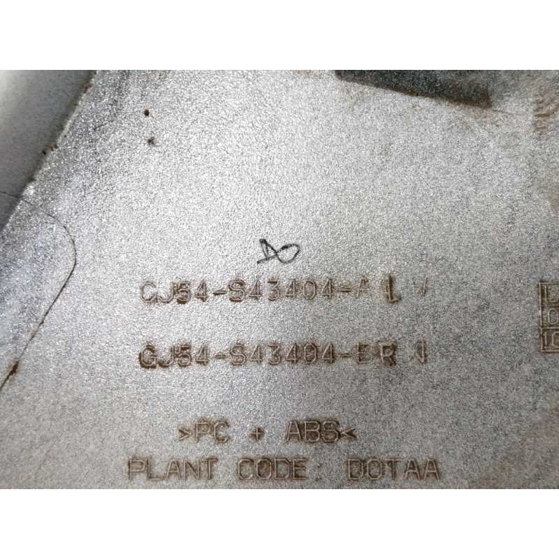 MOLDURA TRASERA PORTON BLANCO