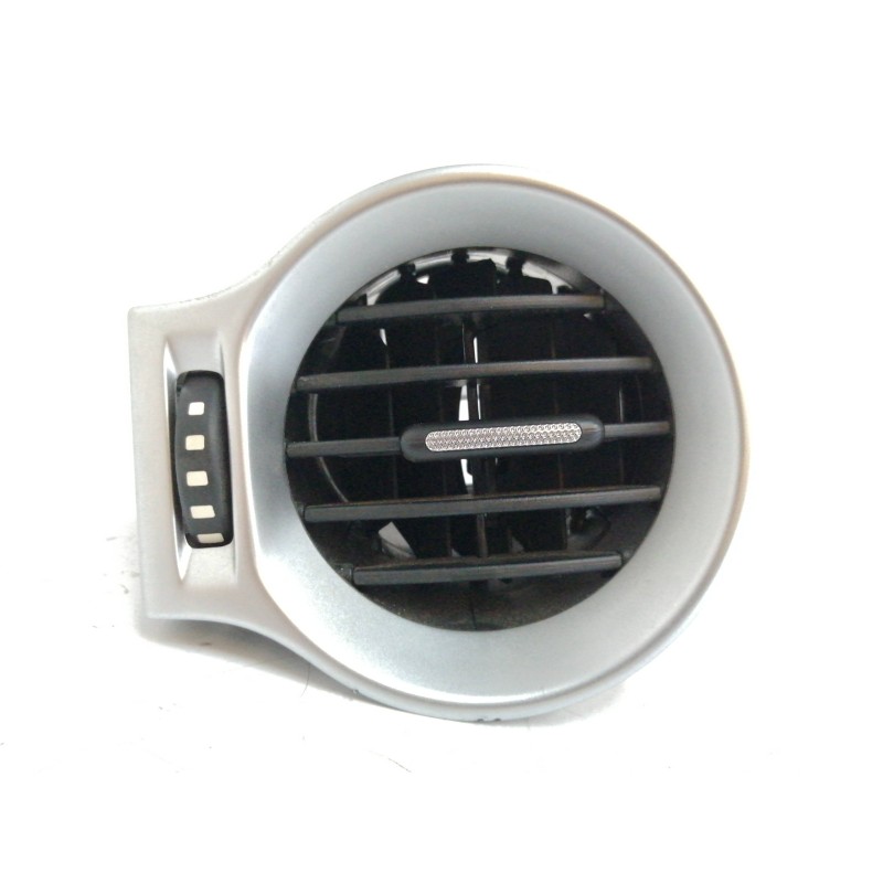 Recambio de rejilla aireadora para renault koleos 2.0 dci diesel fap referencia OEM IAM 68761JY00A LADO IZQUIERDO 