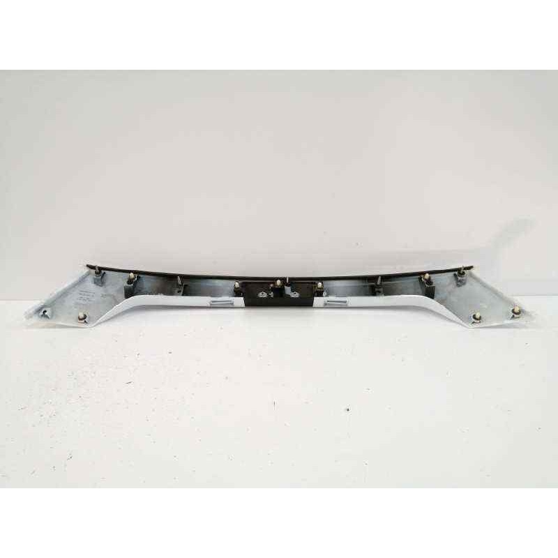 MOLDURA TRASERA PORTON BLANCO