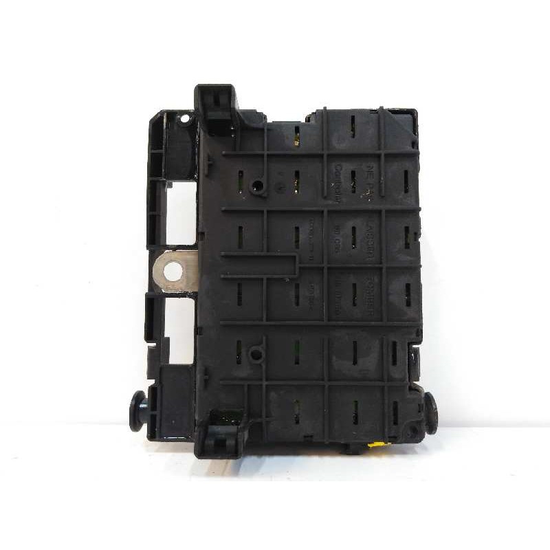 CAJA RELES / FUSIBLES