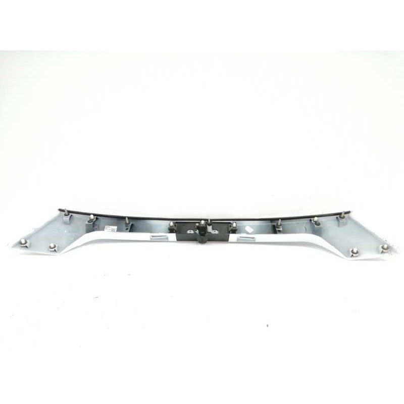 MOLDURA TRASERA PORTON BLANCO OBSERVAR FOTOS