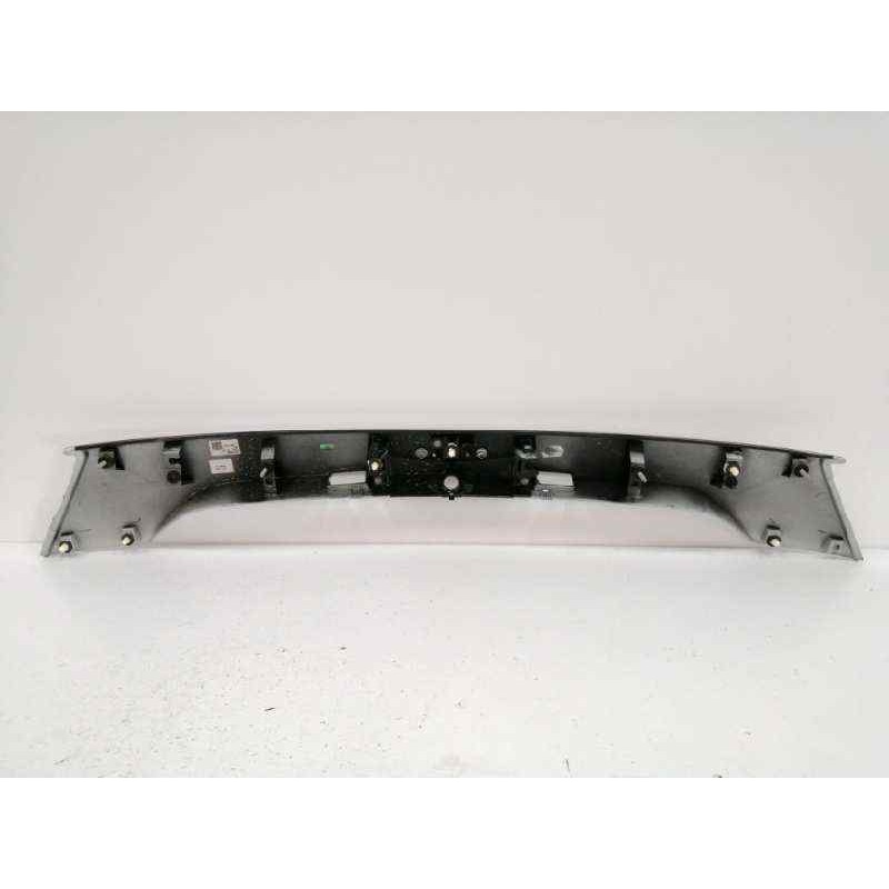 MOLDURA TRASERA PORTON PLATA OBSERVAR FOTOS