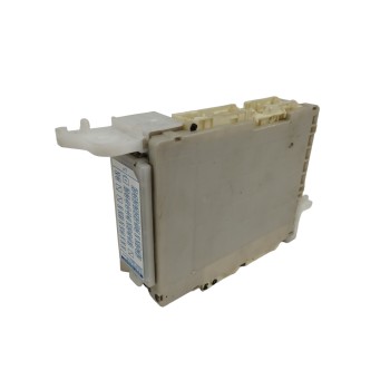 Recambio de caja reles / fusibles para toyota yaris 1.5 16v cat referencia OEM IAM 8273052K40  