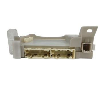 Recambio de caja reles / fusibles para toyota yaris 1.5 16v cat referencia OEM IAM 8273052K40  