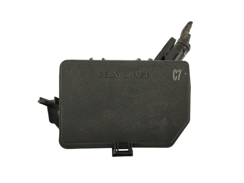 Recambio de caja reles / fusibles para toyota yaris 1.5 16v cat referencia OEM IAM 826620DA70  