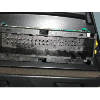 Recambio de cuadro instrumentos para opel zafira b 1.6 16v referencia OEM IAM 13225986  