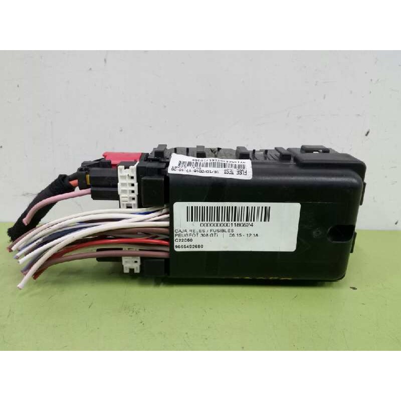 CAJA RELES / FUSIBLES