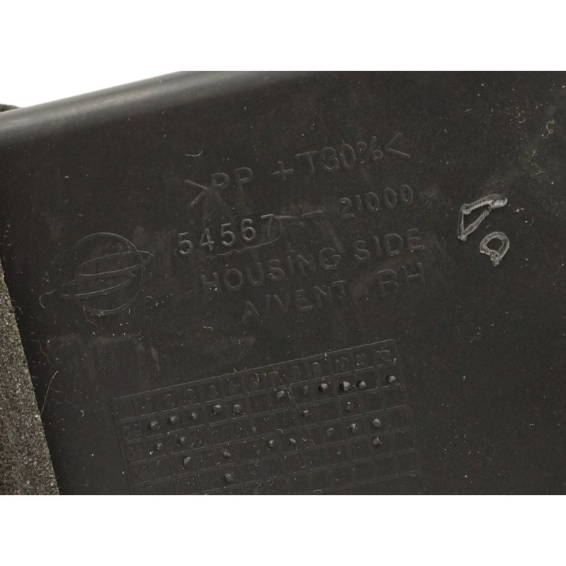 REJILLA AIREADORA DELANTERA DERECHA