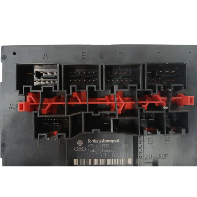 CAJA RELES / FUSIBLES F005V0052