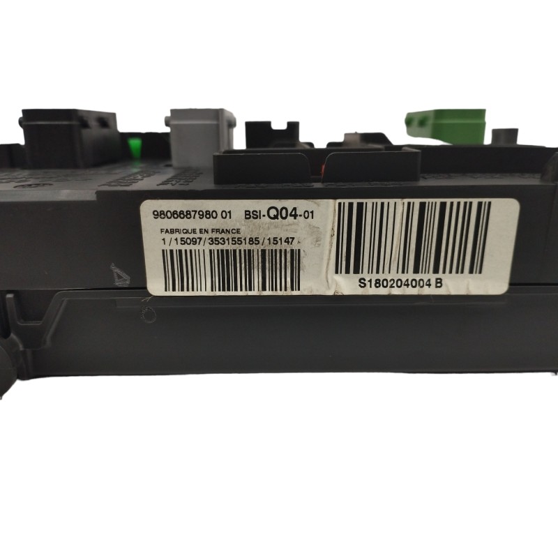 CAJA RELES / FUSIBLES S180204004B