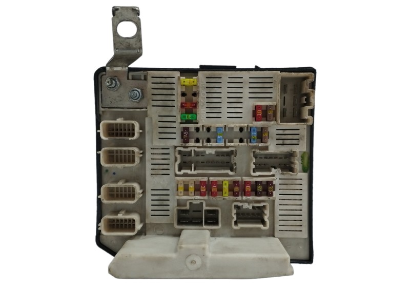 Recambio de caja reles / fusibles para renault megane ii familiar 1.5 dci diesel referencia OEM IAM 8200481866  