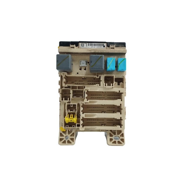 CAJA RELES / FUSIBLES