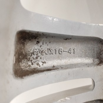 Recambio de llanta para hyundai tucson (jm) 2.0 crdi a las 4 ruedas referencia OEM IAM 529102E220 6,5JX16 41 5H 5X115