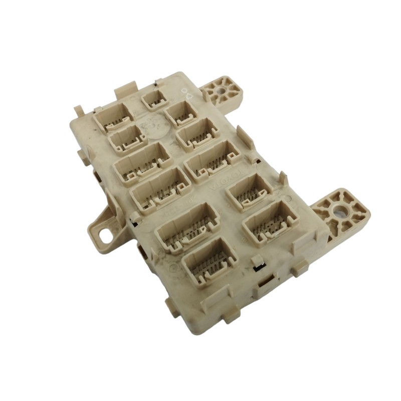 CAJA RELES / FUSIBLES