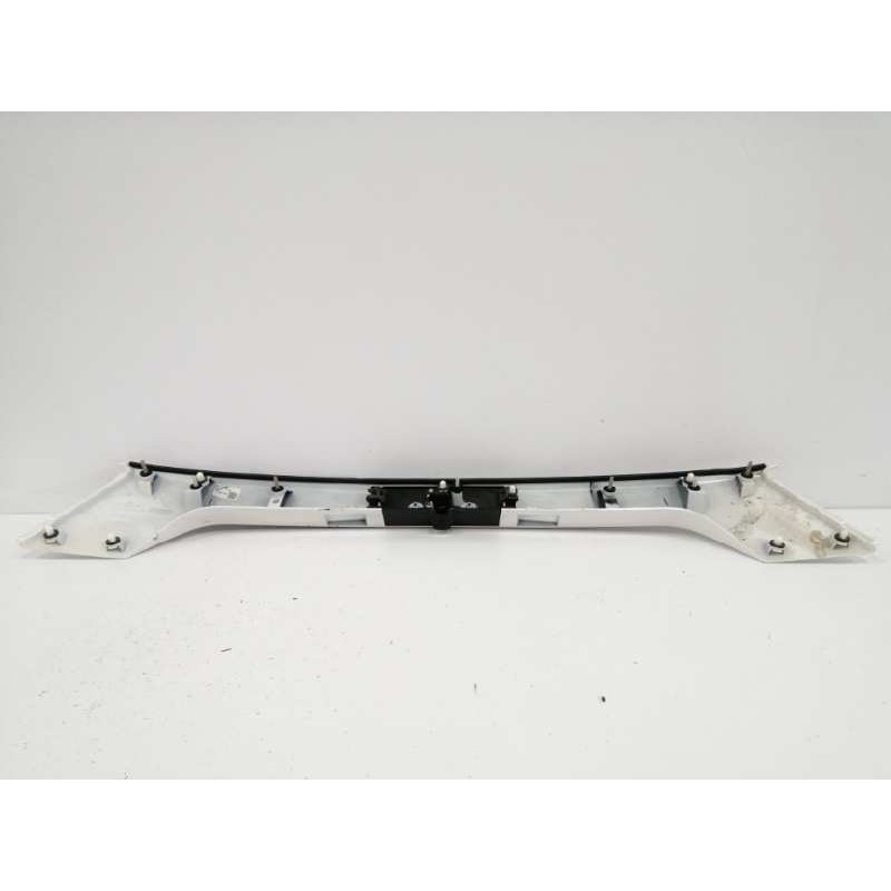 MOLDURA TRASERA PORTON BLANCO PERLA OBSERVAR FOTOS