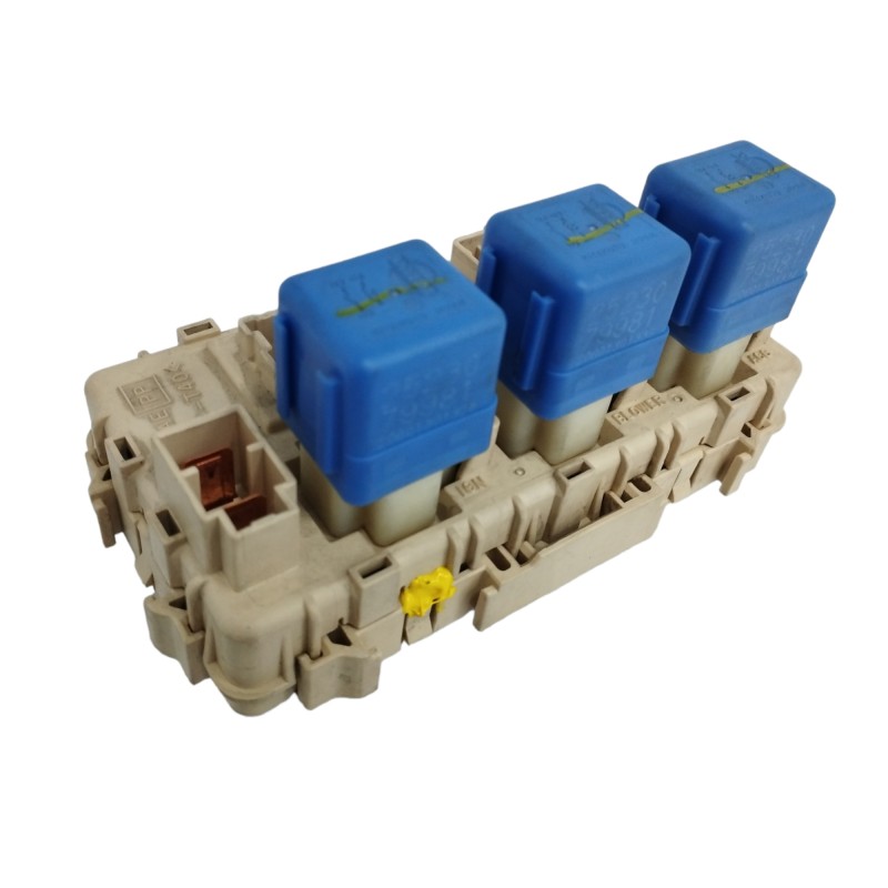 CAJA RELES / FUSIBLES