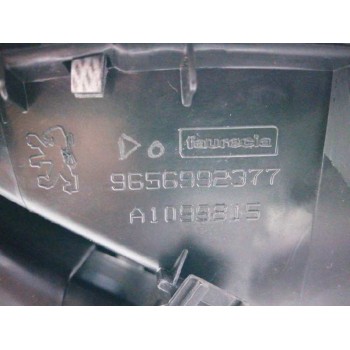 Recambio de rejilla aireadora para peugeot 207 1.6 16v referencia OEM IAM 9656992377 CENTRAL 
