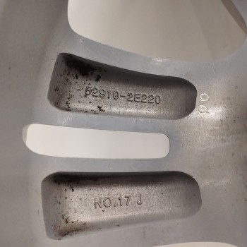 Recambio de llanta para hyundai tucson (jm) 2.0 crdi a las 4 ruedas referencia OEM IAM 529102E220 6,5JX16 41 5H 5X115