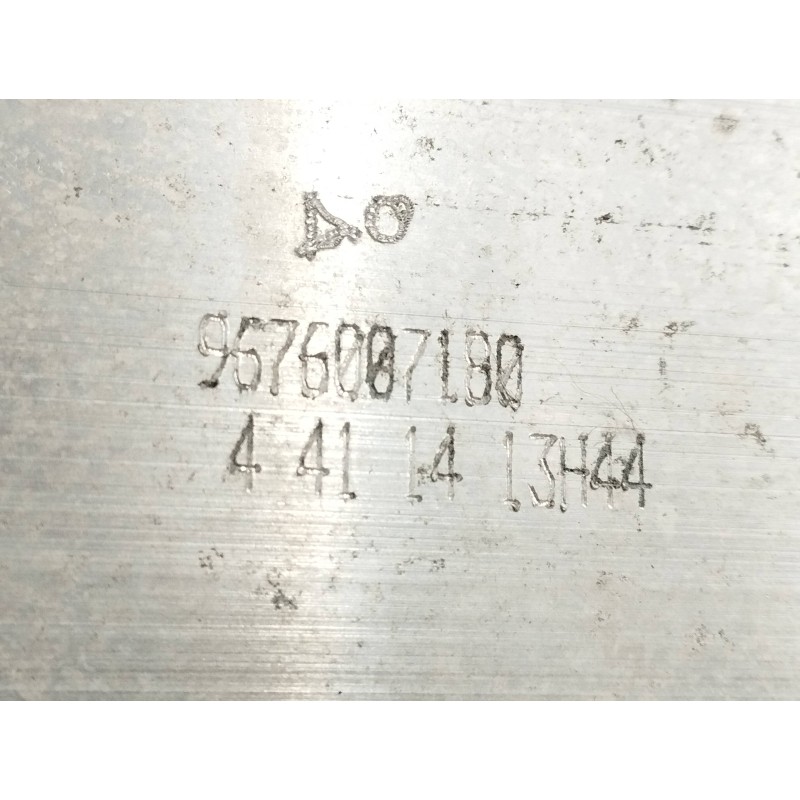 REFUERZO PARAGOLPES TRASERO