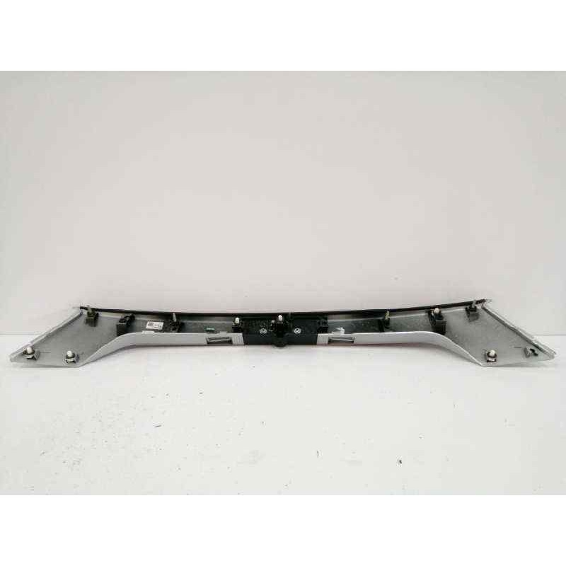 MOLDURA TRASERA PORTON PLATA OBSERVAR FOTOS