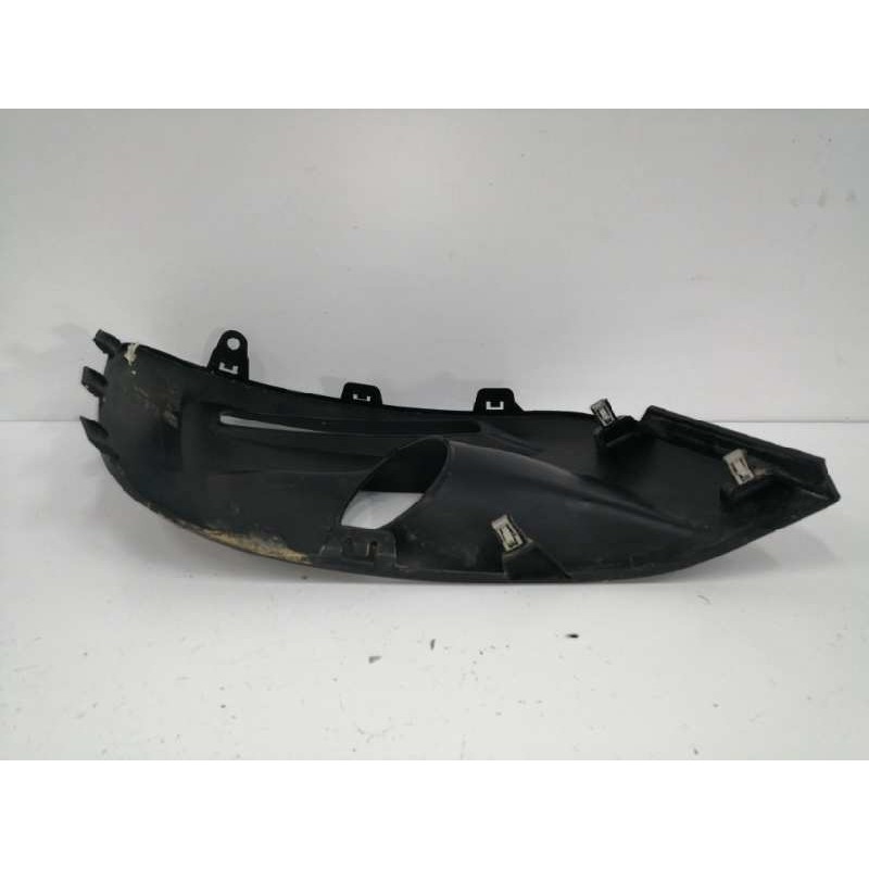 REJILLA PARAGOLPES IZQUIERDA