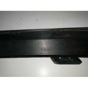 Recambio de rejilla paragolpes izquierda para peugeot partner kombi 1.6 blue-hdi fap referencia OEM IAM 9810965777  