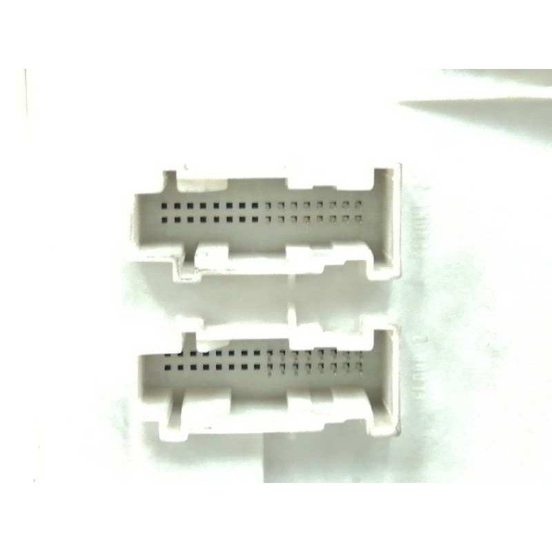 CAJA RELES / FUSIBLES