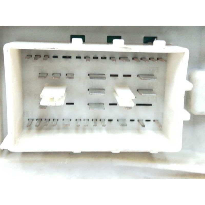 CAJA RELES / FUSIBLES