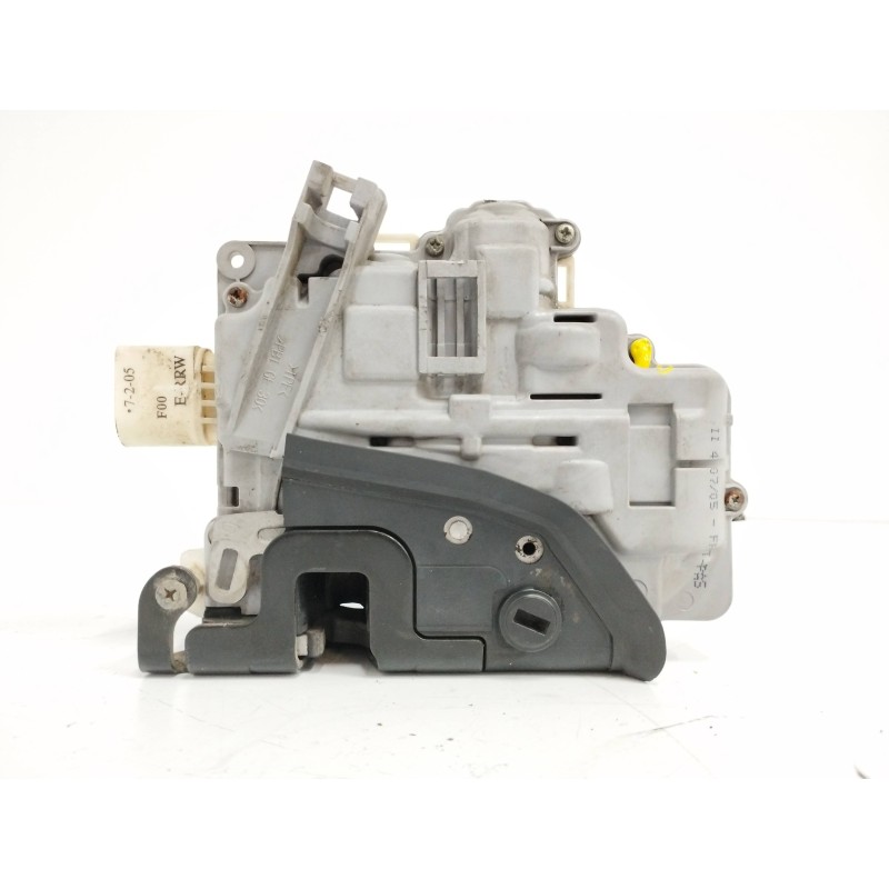 CERRADURA PUERTA TRASERA DERECHA