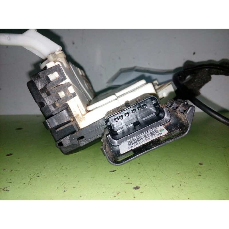 CERRADURA PUERTA TRASERA DERECHA